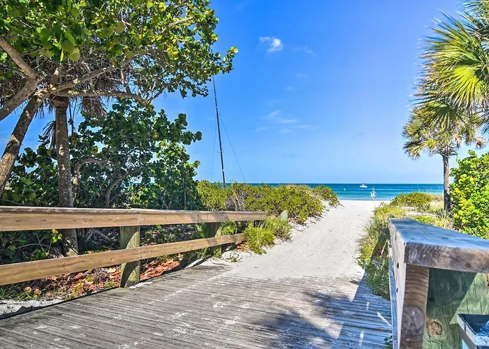 Florida Unit Steps From Indian Rocks Access! Clearwater Beach