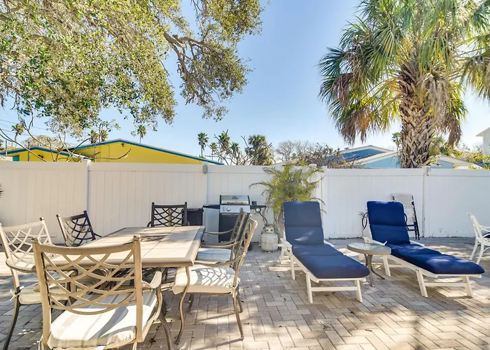 Florida Unit Steps From Indian Rocks Access!