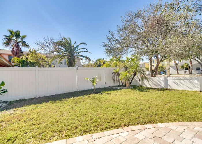 Florida Unit Steps From Indian Rocks Access!