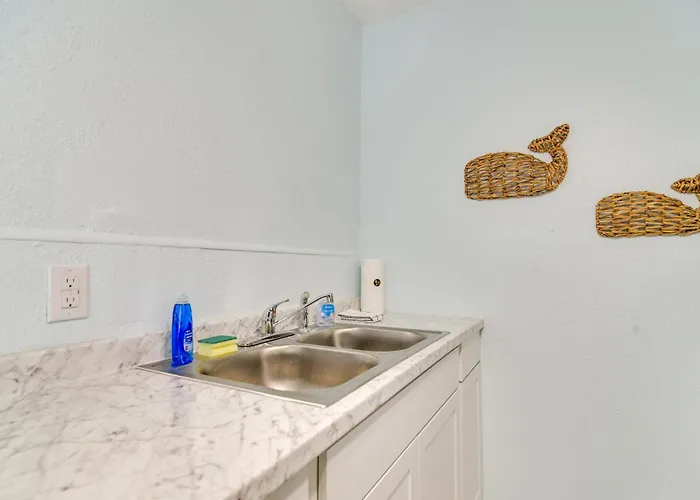 Florida Unit Steps From Indian Rocks Access! *