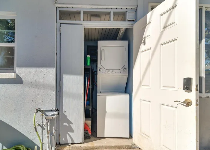 Florida Unit Steps From Indian Rocks Access!