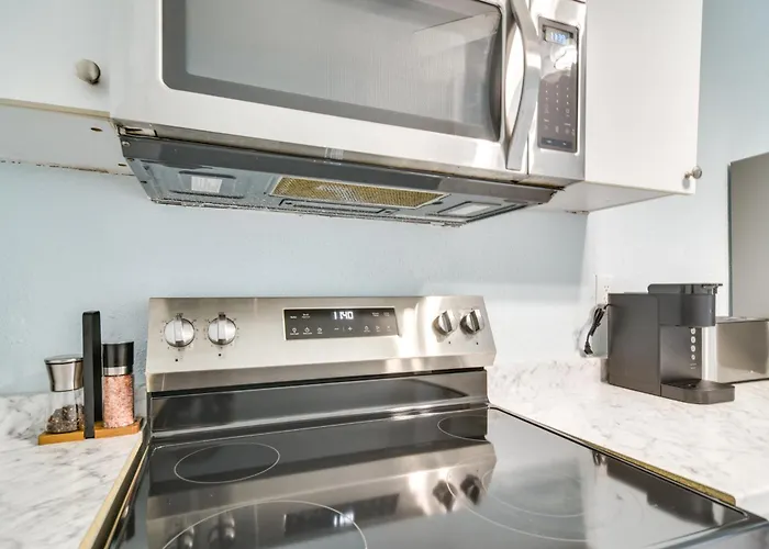 Florida Unit Steps From Indian Rocks Access! Apartment Clearwater Beach