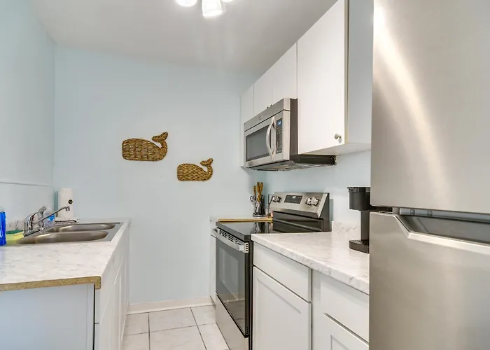 Apartment Florida Unit Steps From Indian Rocks Access!